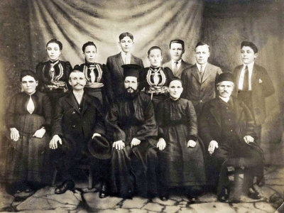 Portret ne grup prifterinj ortodoks